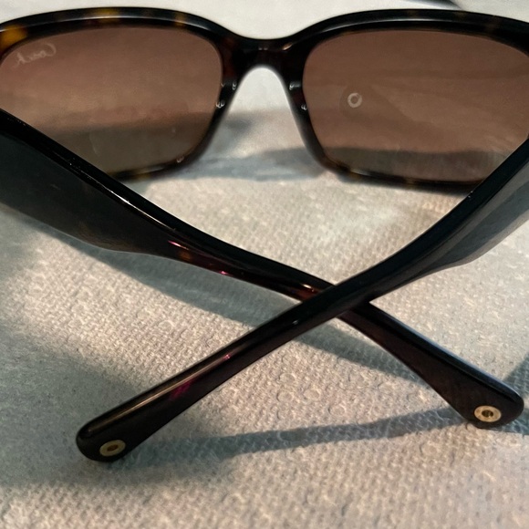 Coach sunglasses - Picture 3 of 7